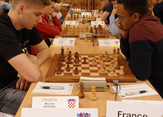 Instagram DYHUjSkDEvo