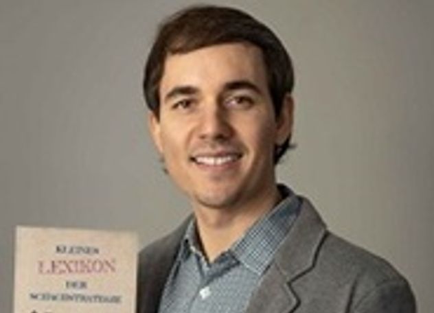 Interview des Monats mit GM Sebastian Bogner (Jugendschach Science City): «Mir bereitet das Unterrichten von Schach grosse Freude»